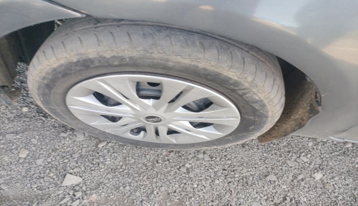 2013 Toyota Etios GD, Diesel, Manual, 4,65,077 km, tyre