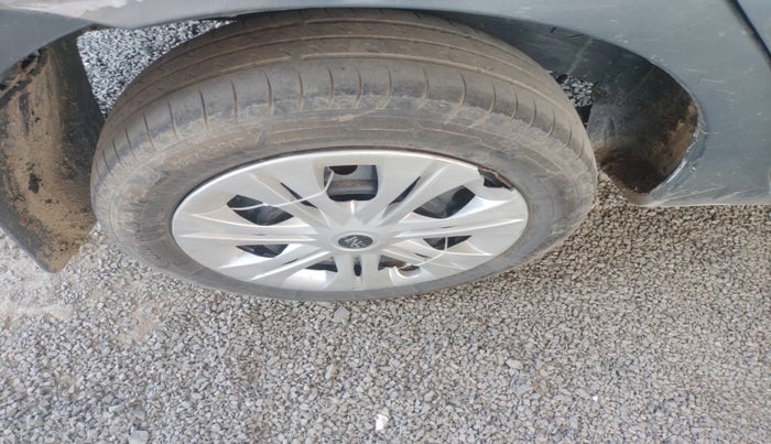 2013 Toyota Etios GD, Diesel, Manual, 4,65,077 km, tyre