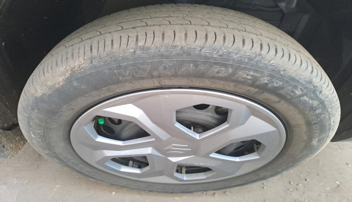 2024 Maruti BREZZA LXI S- CNG, Petrol, Manual, 26,684 km, tyre