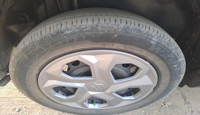 2024 Maruti BREZZA LXI S- CNG, Petrol, Manual, 26,684 km, tyre