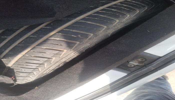 2020 Maruti New Wagon-R LXI CNG 1.0, Petrol, Manual, 1,00,375 km, tyre