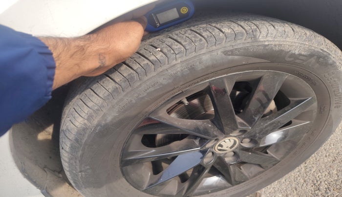 2023 Skoda SLAVIA AMBITION 1.5L TSI AT, Petrol, Automatic, 42,028 km, tyre