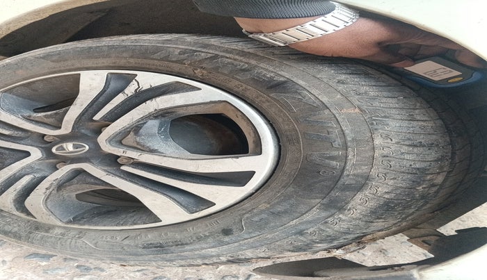 2023 Tata Tiago XTA PETROL, Petrol, Automatic, 14,311 km, tyre