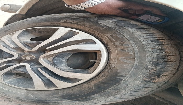 2023 Tata Tiago XTA PETROL, Petrol, Automatic, 14,311 km, tyre