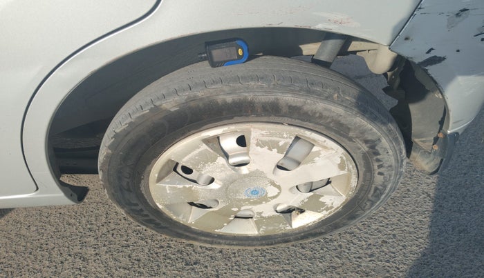 2012 Maruti Wagon R 1.0 LXI CNG, Petrol, Manual, 1,04,239 km, tyre