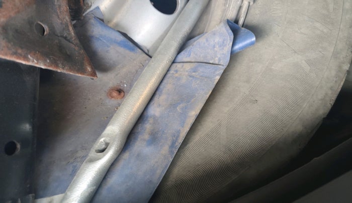 2012 Maruti Wagon R 1.0 LXI CNG, Petrol, Manual, 1,04,239 km, tyre