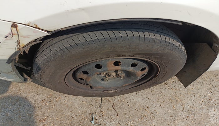 2014 Maruti Swift VDI, Diesel, Manual, 3,25,688 km, tyre