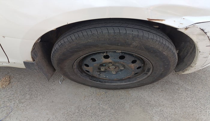 2014 Maruti Swift VDI, Diesel, Manual, 3,25,688 km, tyre