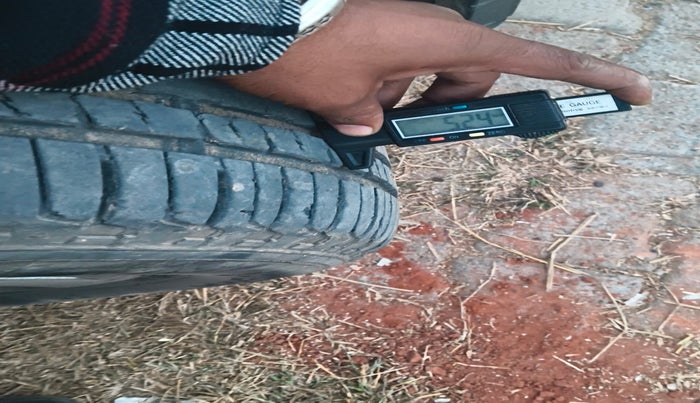 2016 Mahindra XUV500 W6, Diesel, Manual, 1,16,525 km, tyre