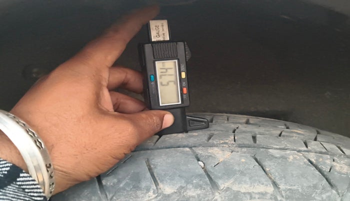 2016 Mahindra XUV500 W6, Diesel, Manual, 1,16,525 km, tyre