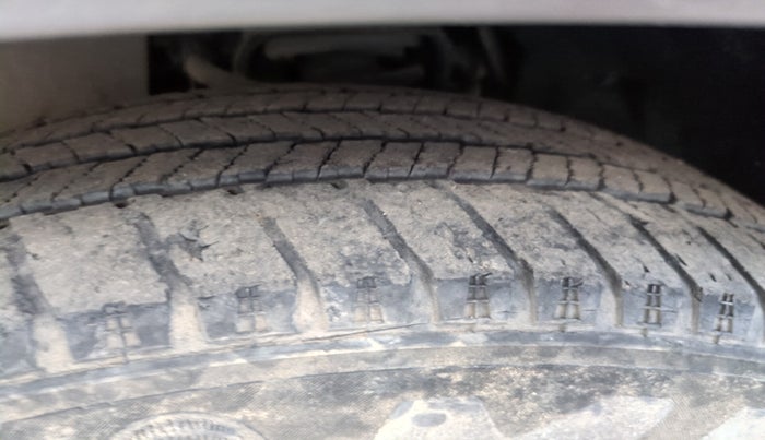 2019 Mahindra ALTURAS G4 4WD AT, Diesel, Automatic, 1,75,999 km, tyre