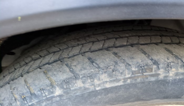 2019 Mahindra ALTURAS G4 4WD AT, Diesel, Automatic, 1,75,999 km, tyre