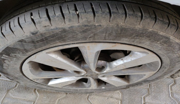 2014 Hyundai i20 SPORTZ 1.2, Petrol, Manual, 1,34,192 km, tyre