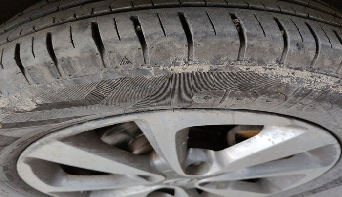 2014 Hyundai i20 SPORTZ 1.2, Petrol, Manual, 1,34,192 km, tyre