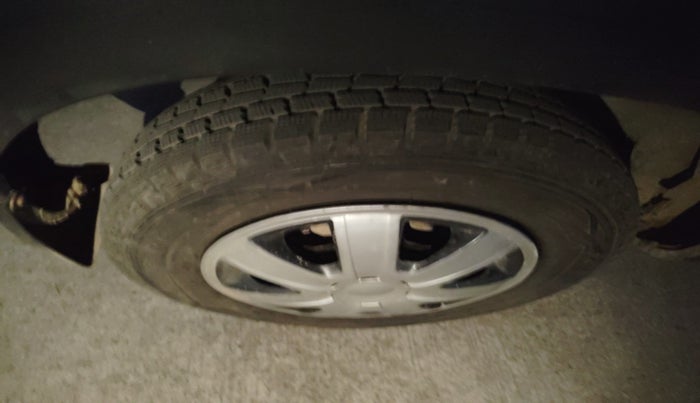 2017 Renault Kwid CLIMBER 1.0, Petrol, Manual, 1,49,308 km, tyre