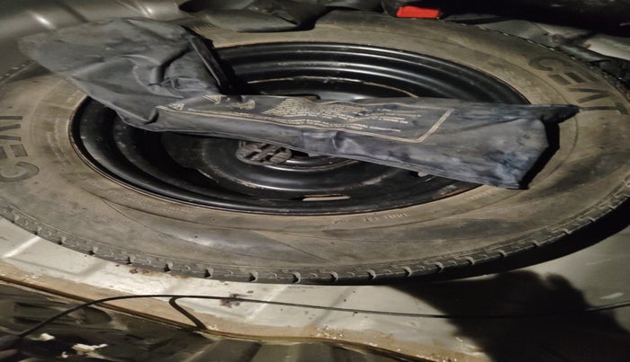 2017 Renault Kwid CLIMBER 1.0, Petrol, Manual, 1,49,308 km, tyre