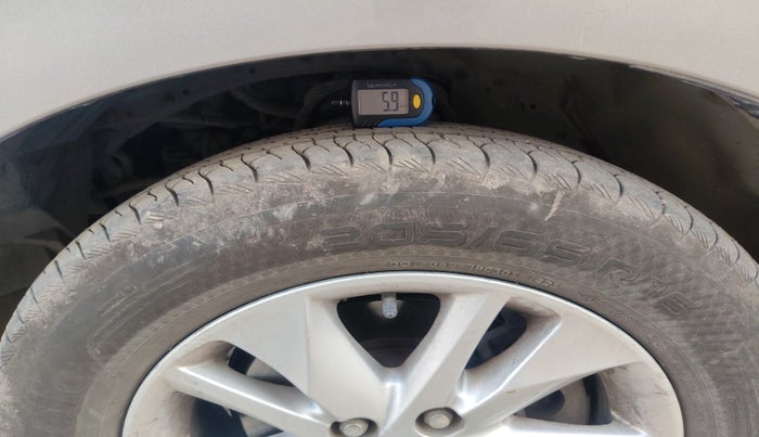 2020 Toyota Innova Crysta 2.4 GX AT 7 STR, Diesel, Automatic, 99,414 km, tyre