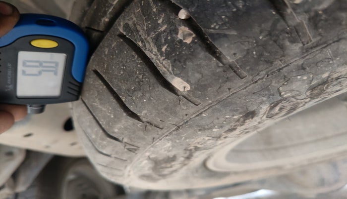 2020 Toyota Innova Crysta 2.4 GX AT 7 STR, Diesel, Automatic, 99,414 km, tyre