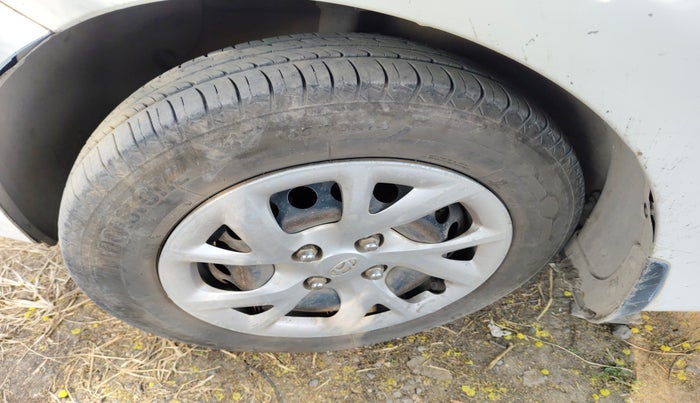 2017 Hyundai Grand i10 SPORTZ (O) 1.2 KAPPA VTVT, Petrol, Manual, 1,47,142 km, tyre