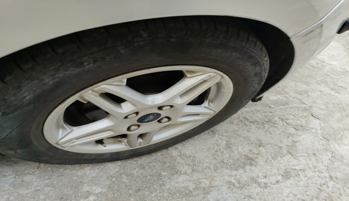 2017 Ford Figo Aspire TITANIUM1.5 DIESEL, Diesel, Manual, 90,459 km, tyre