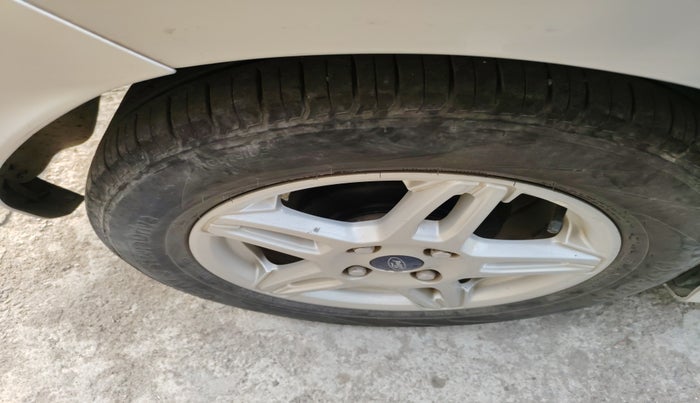 2017 Ford Figo Aspire TITANIUM1.5 DIESEL, Diesel, Manual, 90,459 km, tyre