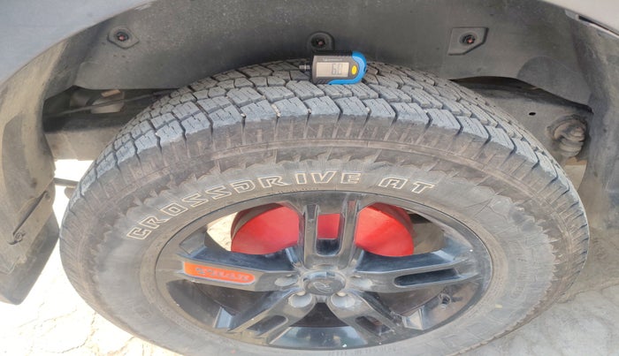 2020 Mahindra Thar LX D 4WD AT CONVERTIBLE, Diesel, Automatic, 74,662 km, tyre