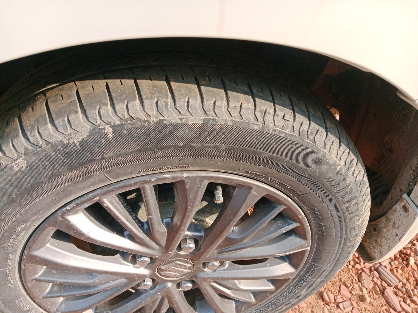 2021 Maruti Ertiga ZXI+ SHVS, Petrol, Manual, 60,971 km, tyre