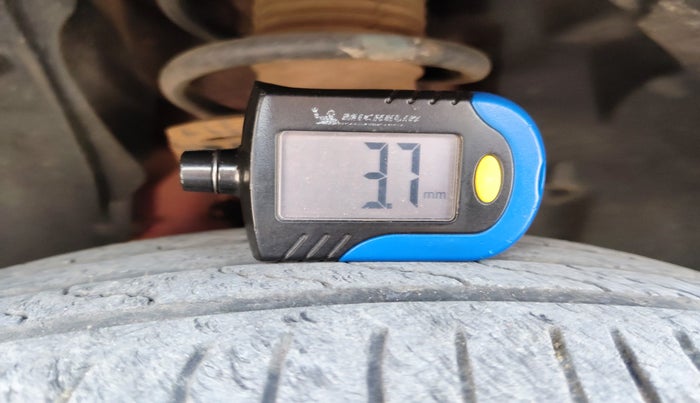 2021 Tata ALTROZ XT PETROL, Petrol, Manual, 72,685 km, tyre