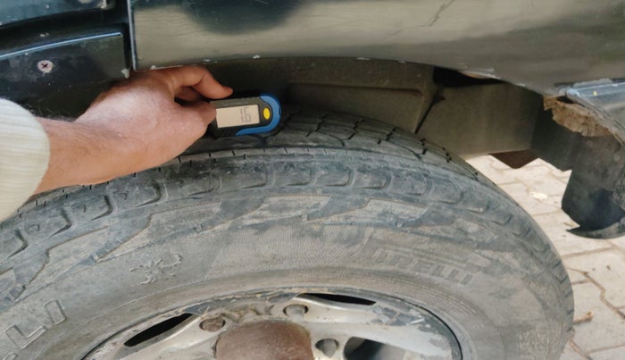 2011 Tata Safari 4X2 LX DICOR, Diesel, Manual, 1,20,038 km, tyre