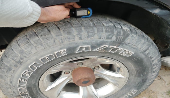 2011 Tata Safari 4X2 LX DICOR, Diesel, Manual, 1,20,038 km, tyre