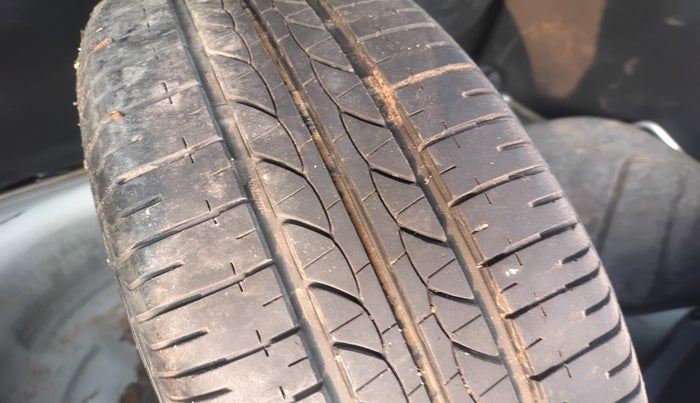 2017 Hyundai Elite i20 ASTA 1.2 (O), Petrol, Manual, 1,03,889 km, tyre