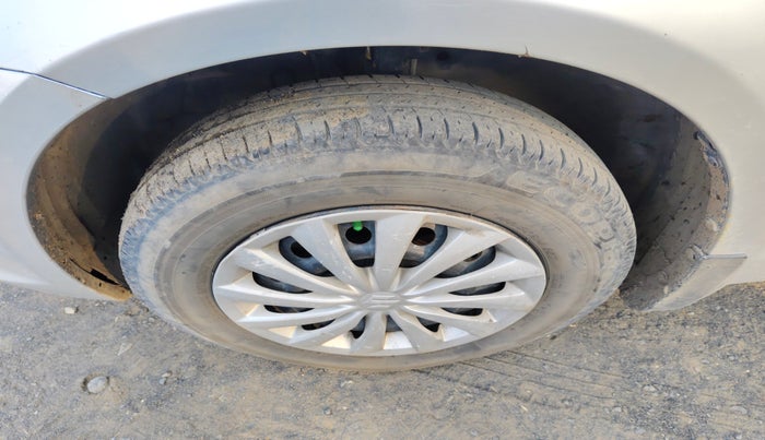 2015 Maruti Swift Dzire VDI, Diesel, Manual, 1,20,753 km, tyre