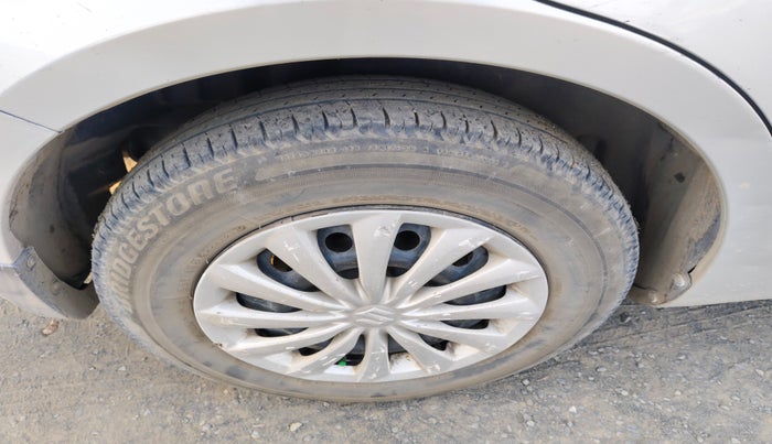 2015 Maruti Swift Dzire VDI, Diesel, Manual, 1,20,753 km, tyre