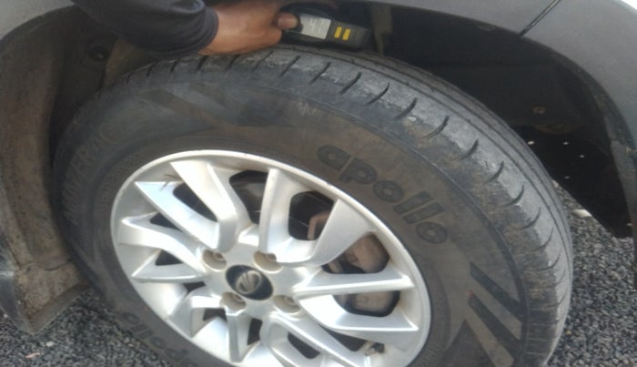 2015 Mahindra Kuv100 K8 6 STR, Petrol, Manual, 1,08,526 km, tyre