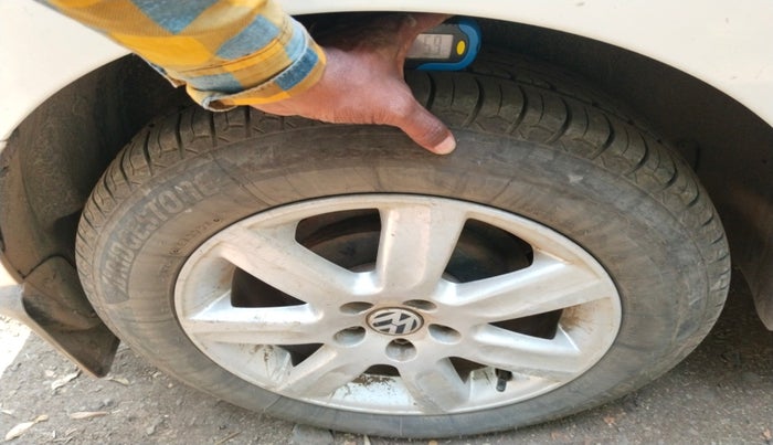 2012 Volkswagen Vento HIGHLINE DIESEL 1.6, Diesel, Manual, 1,93,365 km, tyre