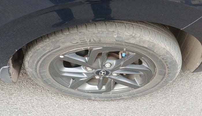 2020 Hyundai GRAND I10 NIOS SPORTZ AMT 1.2 KAPPA VTVT, Petrol, Automatic, 39,607 km, tyre