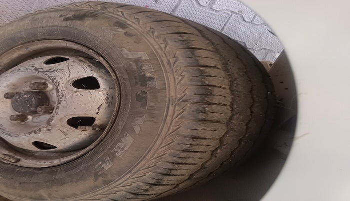 2018 Maruti Eeco 5 STR WITH A/C+HTR CNG, Petrol, Manual, 3,29,262 km, tyre