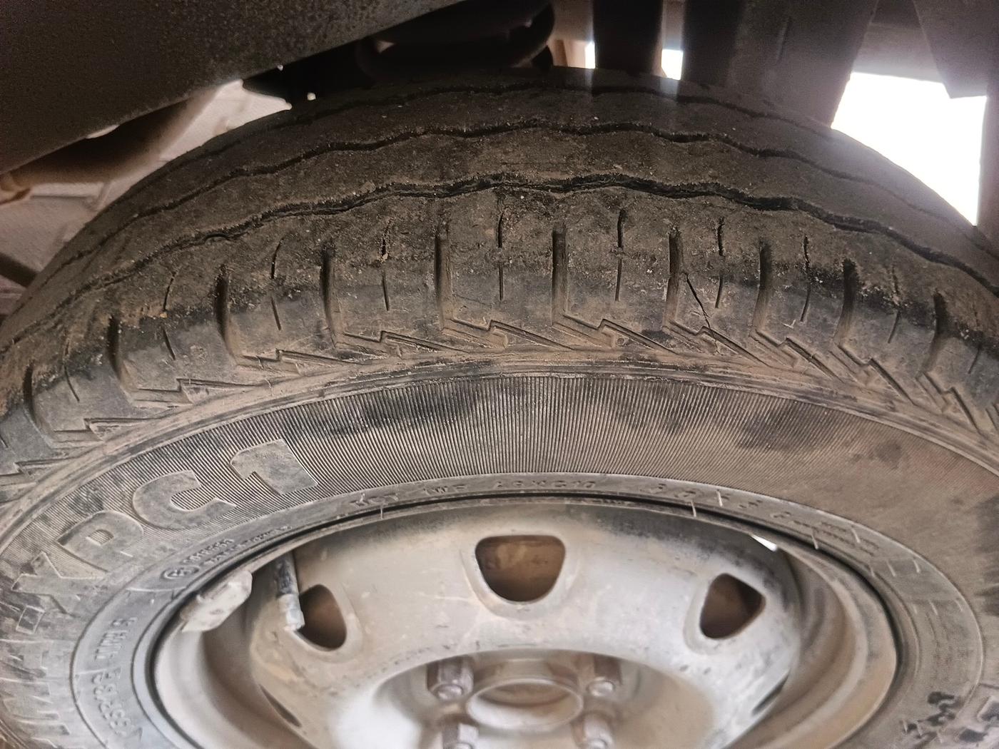 2018 Maruti Eeco 5 STR WITH A/C+HTR CNG, CNG, Manual, 3,35,000 km, tyre
