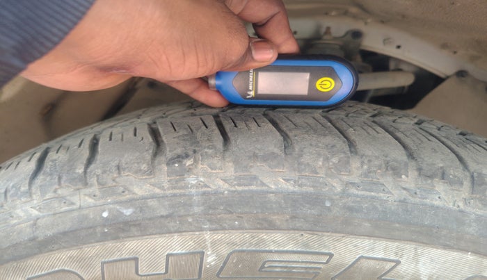 2018 Toyota Fortuner 2.8 4X4 AT, Diesel, Automatic, 1,40,529 km, tyre