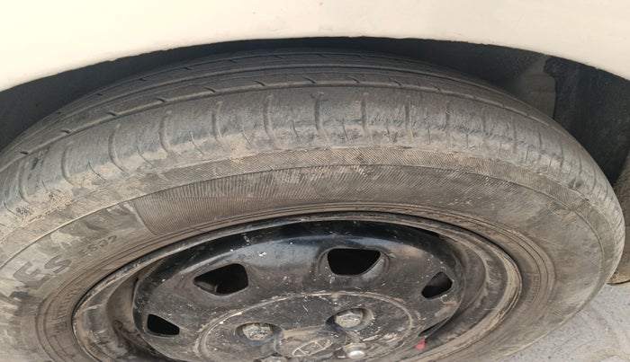 2011 Hyundai Santro Xing GL PLUS, Petrol, Manual, 94,000 km, tyre