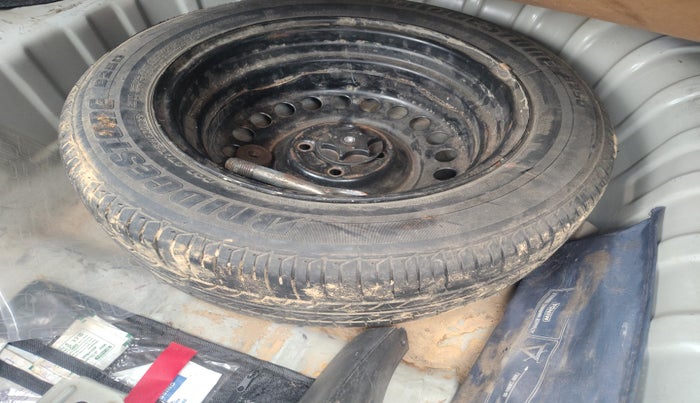 2013 Renault Scala RXZ DIESEL, Diesel, Manual, 1,54,306 km, tyre