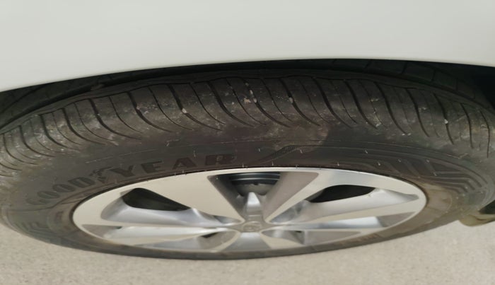 2015 Hyundai Elite i20 ASTA 1.2, Petrol, Manual, 53,397 km, tyre