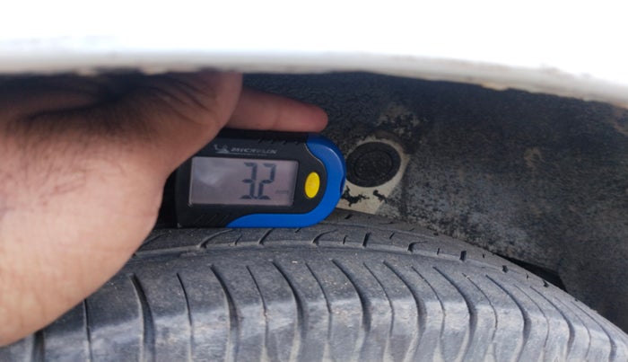 2012 Hyundai Santro Xing GLS, Petrol, Manual, 1,44,306 km, tyre