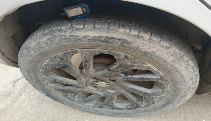 2020 Maruti Swift VXI AMT, Petrol, Automatic, 73,075 km, tyre