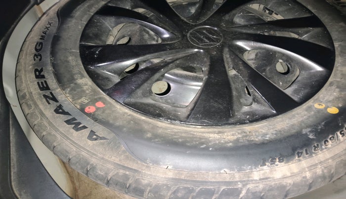 2020 Maruti Swift VXI AMT, Petrol, Automatic, 73,075 km, tyre