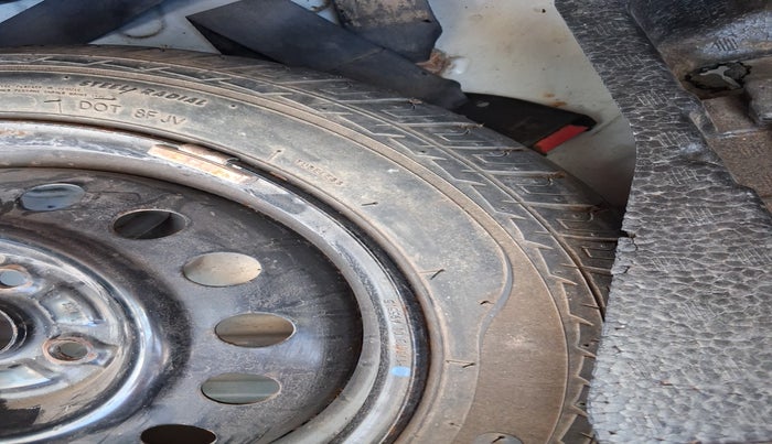 2013 Maruti Wagon R 1.0 VXI, Petrol, Manual, 40,883 km, tyre