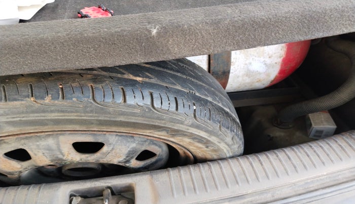 2010 Hyundai Santro Xing GL, Petrol, Manual, 1,14,973 km, tyre