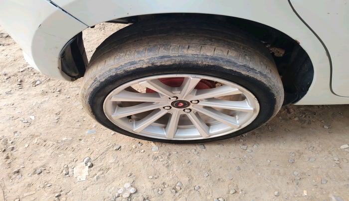 2022 Maruti Swift VXI, Petrol, Manual, 80,670 km, tyre