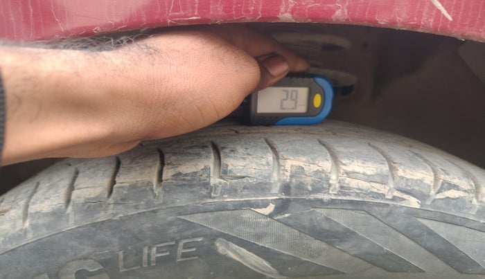 2019 Maruti Dzire VXI, Petrol, Manual, 70,574 km, tyre