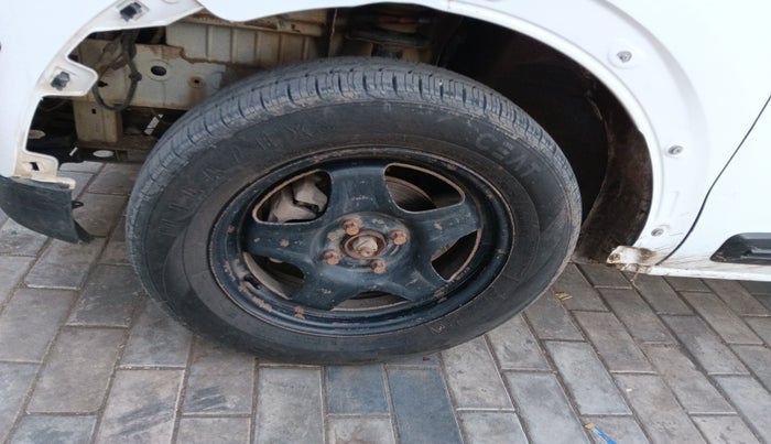 2021 Renault TRIBER RXZ AMT, Petrol, Automatic, 44,955 km, tyre